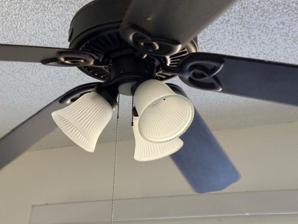 出租: $1,600 (2 贝兹, 2 浴室, 935 平方英尺)