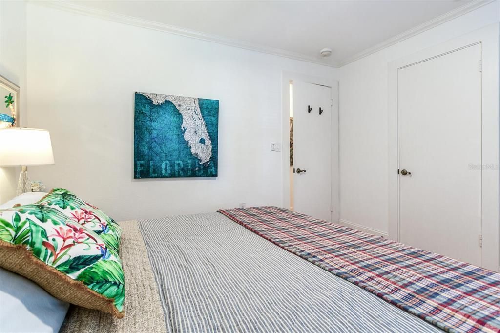 待售: $1,000,000 (3 贝兹, 2 浴室, 1611 平方英尺)