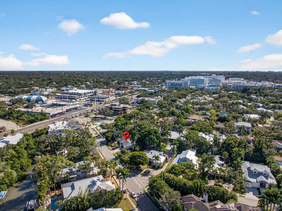 待售: $1,000,000 (3 贝兹, 2 浴室, 1611 平方英尺)