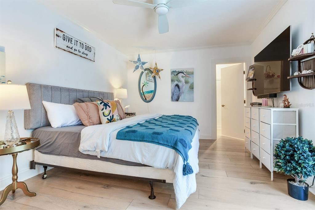 待售: $1,000,000 (3 贝兹, 2 浴室, 1611 平方英尺)