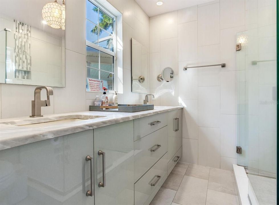 待售: $1,000,000 (3 贝兹, 2 浴室, 1611 平方英尺)