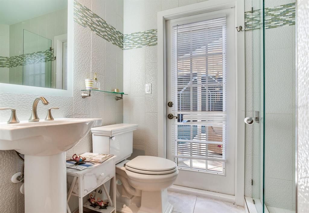 待售: $1,000,000 (3 贝兹, 2 浴室, 1611 平方英尺)