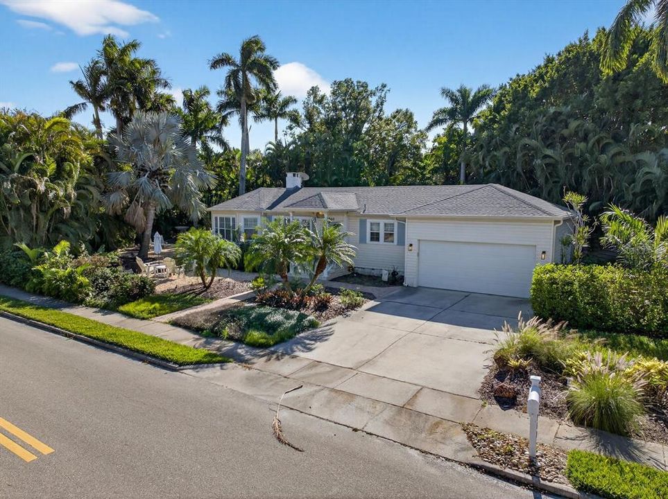 待售: $1,000,000 (3 贝兹, 2 浴室, 1611 平方英尺)