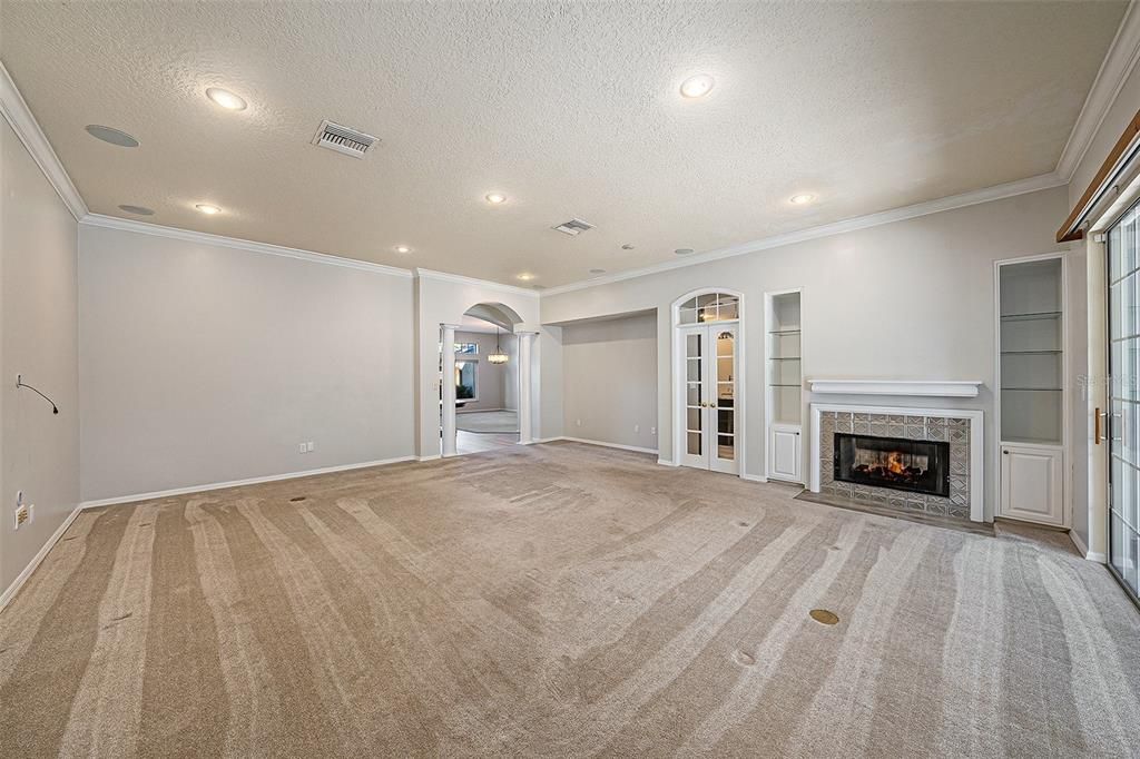 For Sale: $910,000 (4 beds, 3 baths, 3392 Square Feet)