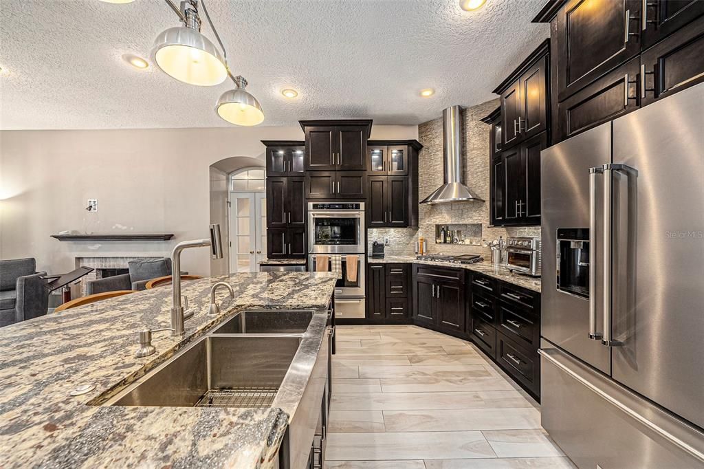 For Sale: $910,000 (4 beds, 3 baths, 3392 Square Feet)