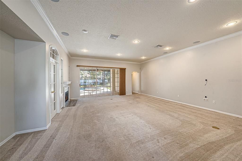 For Sale: $910,000 (4 beds, 3 baths, 3392 Square Feet)