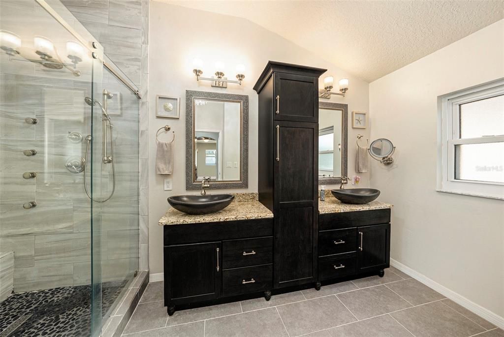 For Sale: $910,000 (4 beds, 3 baths, 3392 Square Feet)