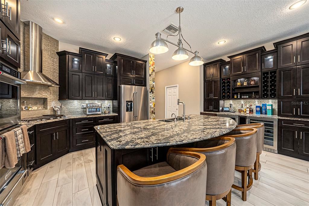 For Sale: $910,000 (4 beds, 3 baths, 3392 Square Feet)