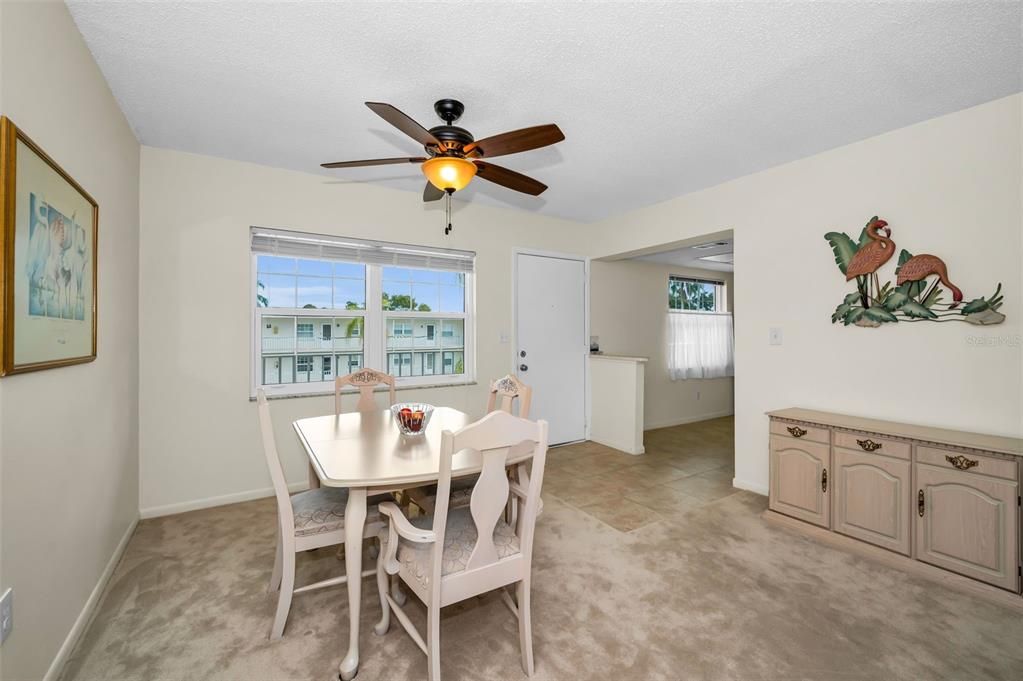 For Sale: $109,900 (1 beds, 1 baths, 800 Square Feet)