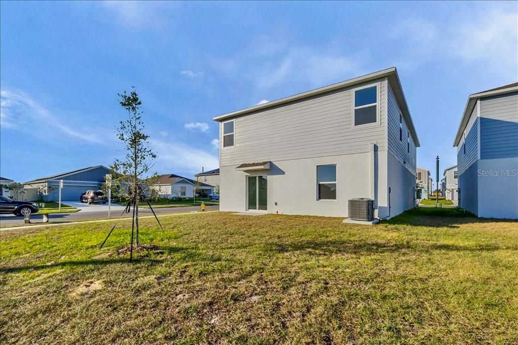 出租: $2,325 (6 贝兹, 3 浴室, 2463 平方英尺)