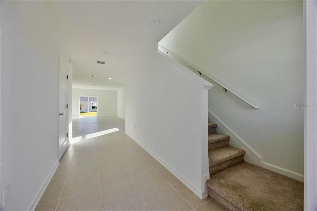 出租: $2,325 (6 贝兹, 3 浴室, 2463 平方英尺)