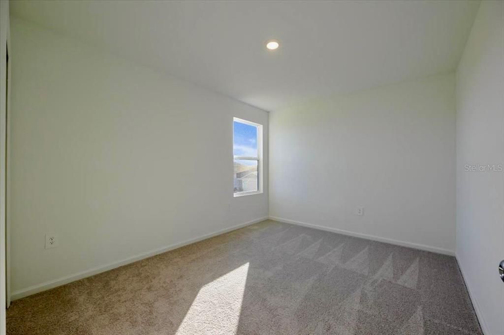 出租: $2,325 (6 贝兹, 3 浴室, 2463 平方英尺)