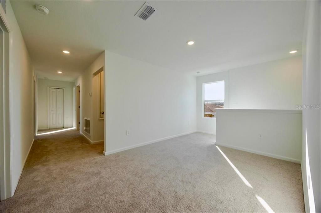 出租: $2,325 (6 贝兹, 3 浴室, 2463 平方英尺)