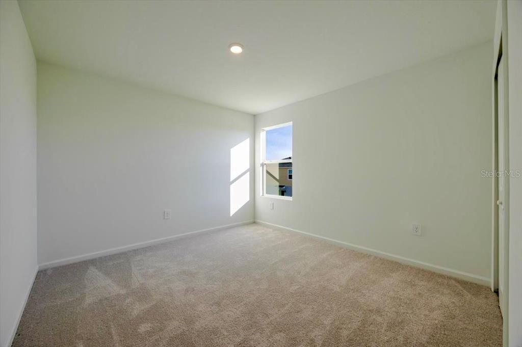 出租: $2,325 (6 贝兹, 3 浴室, 2463 平方英尺)