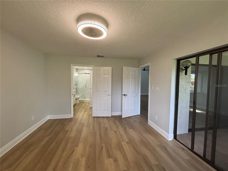 For Rent: $1,995 (2 beds, 2 baths, 1139 Square Feet)
