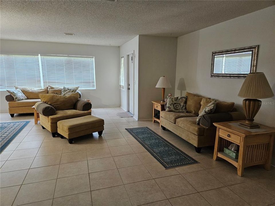 For Rent: $1,675 (2 beds, 2 baths, 1008 Square Feet)