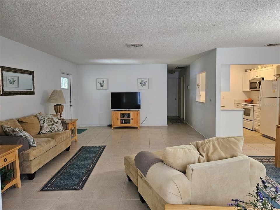 For Rent: $1,675 (2 beds, 2 baths, 1008 Square Feet)