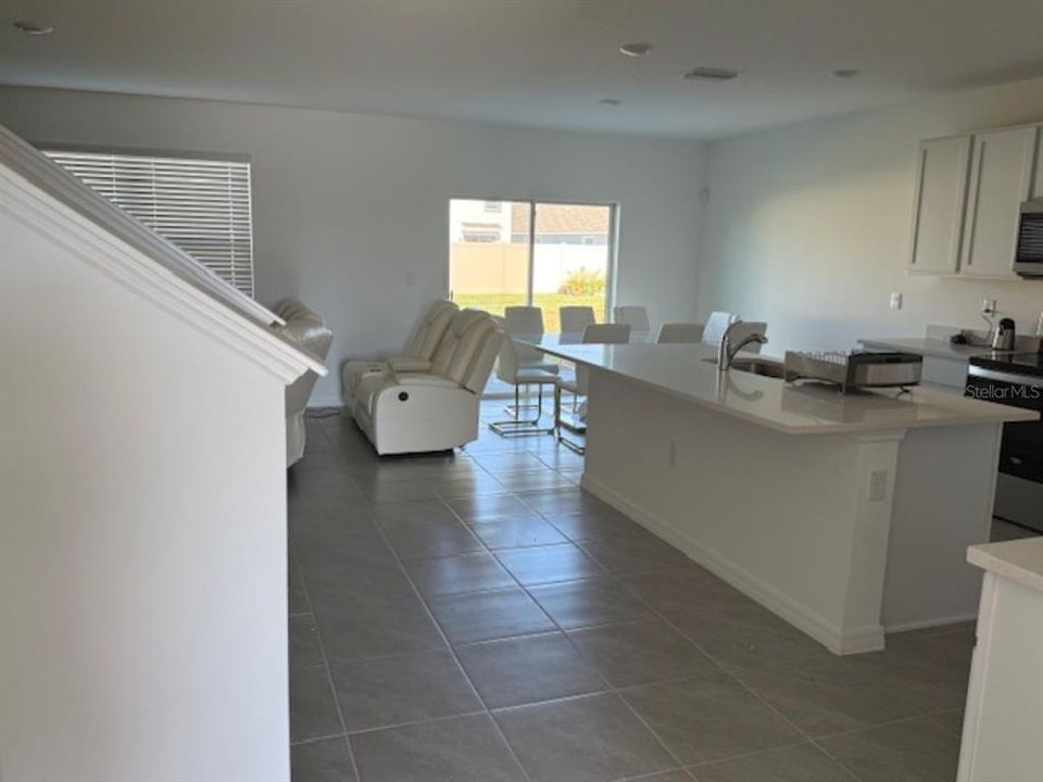 В аренду: $3,000 (5 спален, 3 ванн, 2605 Квадратных фут)