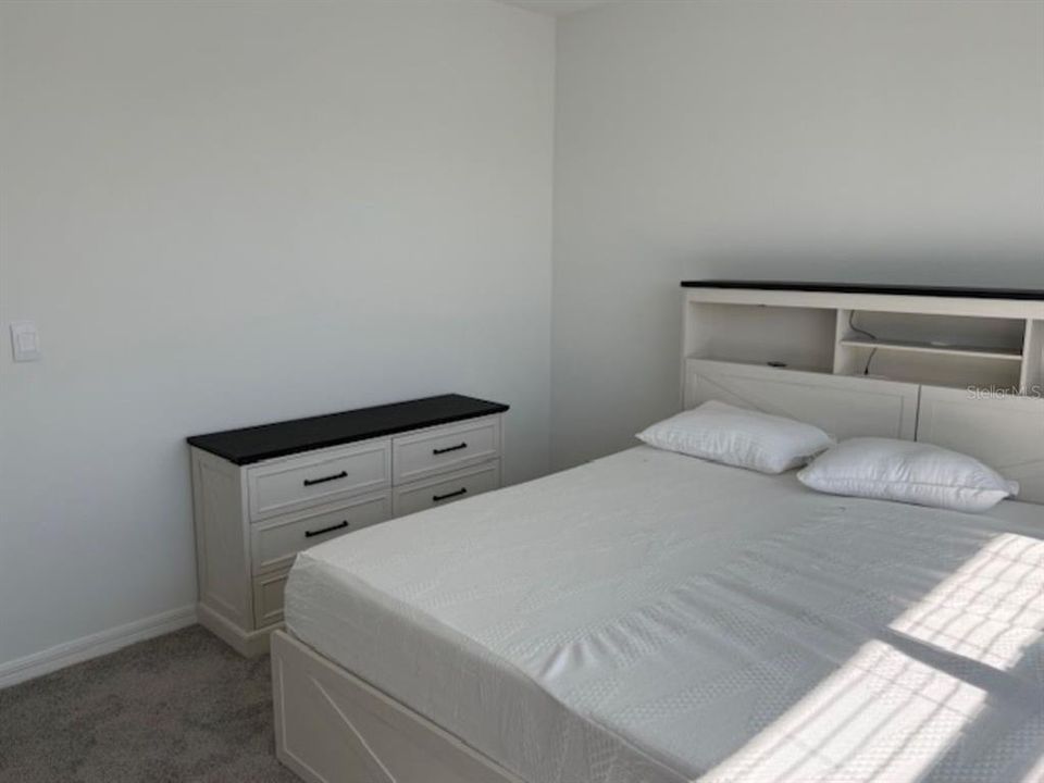 В аренду: $3,000 (5 спален, 3 ванн, 2605 Квадратных фут)