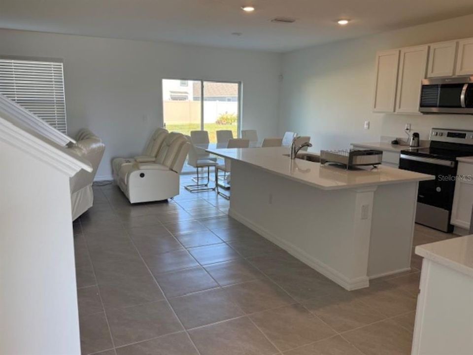 В аренду: $3,000 (5 спален, 3 ванн, 2605 Квадратных фут)