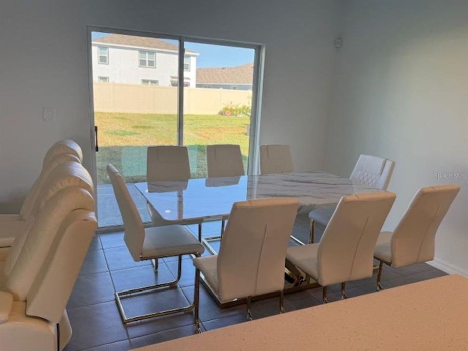 В аренду: $3,000 (5 спален, 3 ванн, 2605 Квадратных фут)