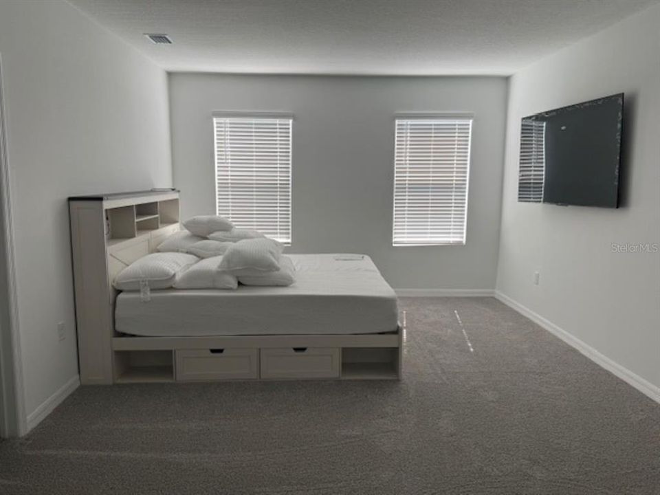 В аренду: $3,000 (5 спален, 3 ванн, 2605 Квадратных фут)