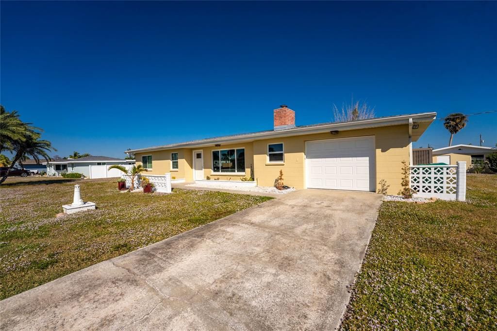 For Sale: $720,000 (3 beds, 2 baths, 1856 Square Feet)