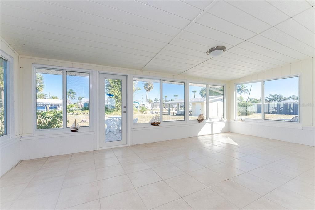 For Sale: $720,000 (3 beds, 2 baths, 1856 Square Feet)