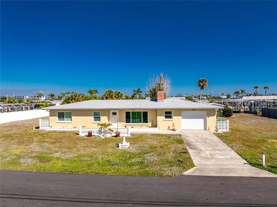 For Sale: $720,000 (3 beds, 2 baths, 1856 Square Feet)