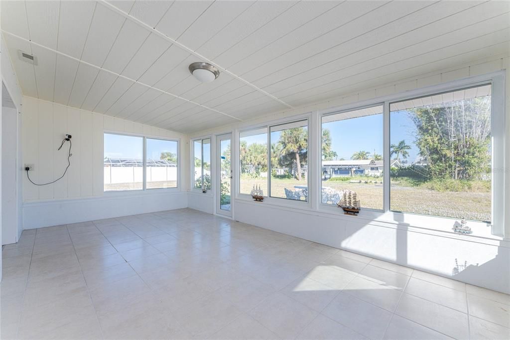 For Sale: $720,000 (3 beds, 2 baths, 1856 Square Feet)