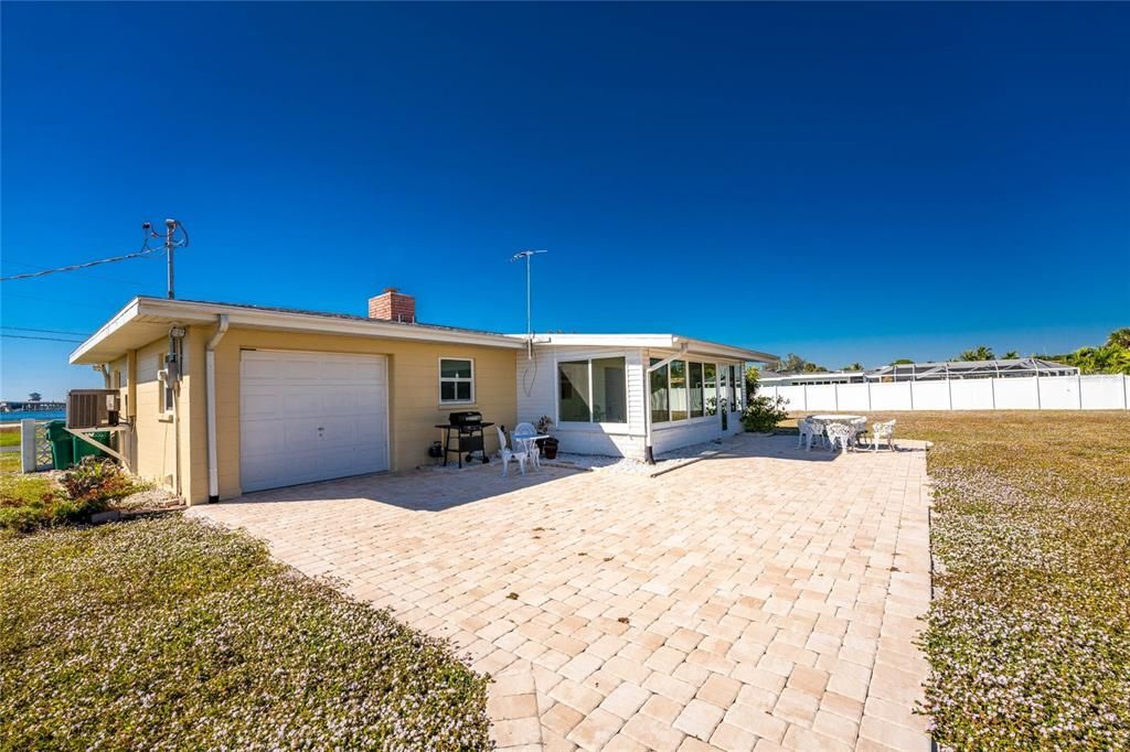 For Sale: $720,000 (3 beds, 2 baths, 1856 Square Feet)