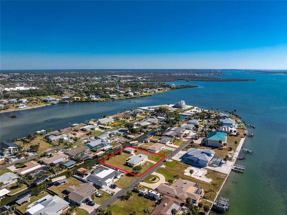 For Sale: $720,000 (3 beds, 2 baths, 1856 Square Feet)