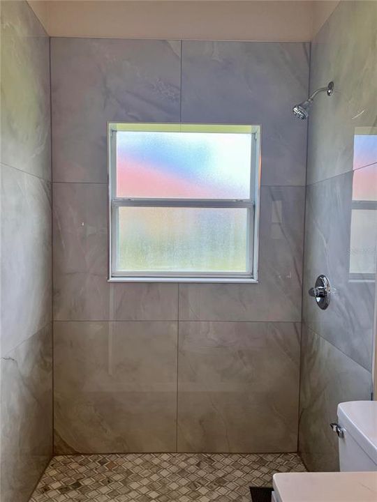 For Rent: $2,400 (3 beds, 2 baths, 1687 Square Feet)