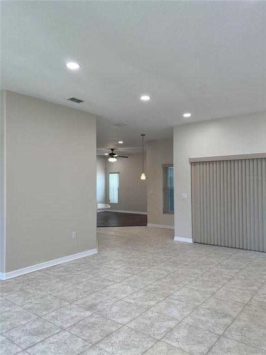 For Rent: $2,400 (3 beds, 2 baths, 1687 Square Feet)