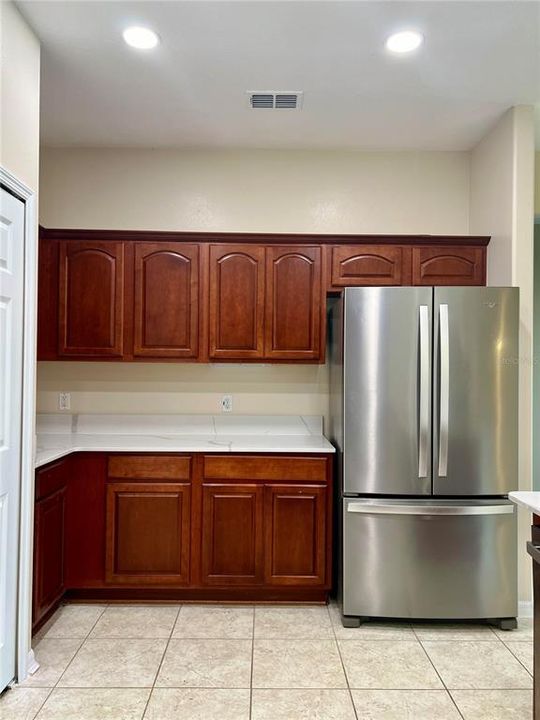 For Rent: $2,400 (3 beds, 2 baths, 1687 Square Feet)