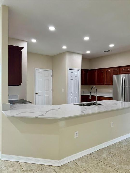 For Rent: $2,400 (3 beds, 2 baths, 1687 Square Feet)