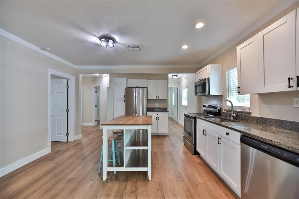 В аренду: $2,100 (3 спален, 2 ванн, 1127 Квадратных фут)