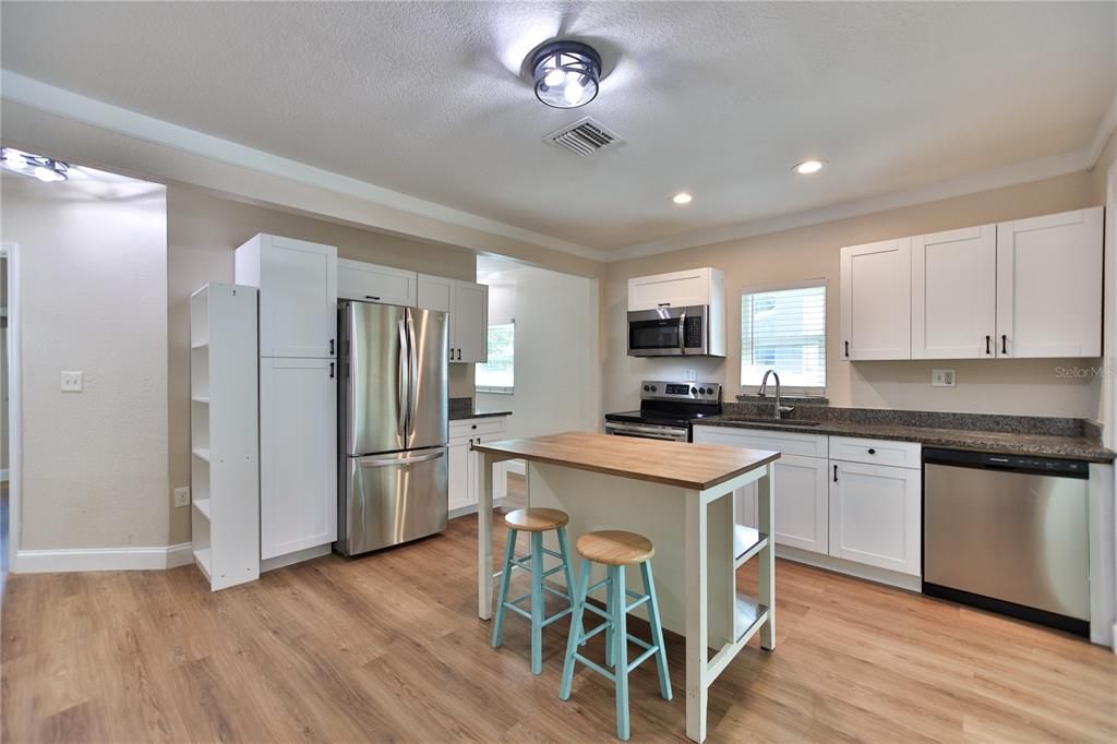 В аренду: $2,100 (3 спален, 2 ванн, 1127 Квадратных фут)