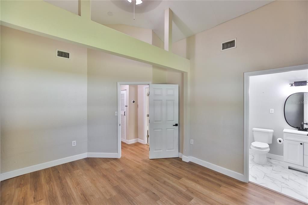 В аренду: $2,100 (3 спален, 2 ванн, 1127 Квадратных фут)