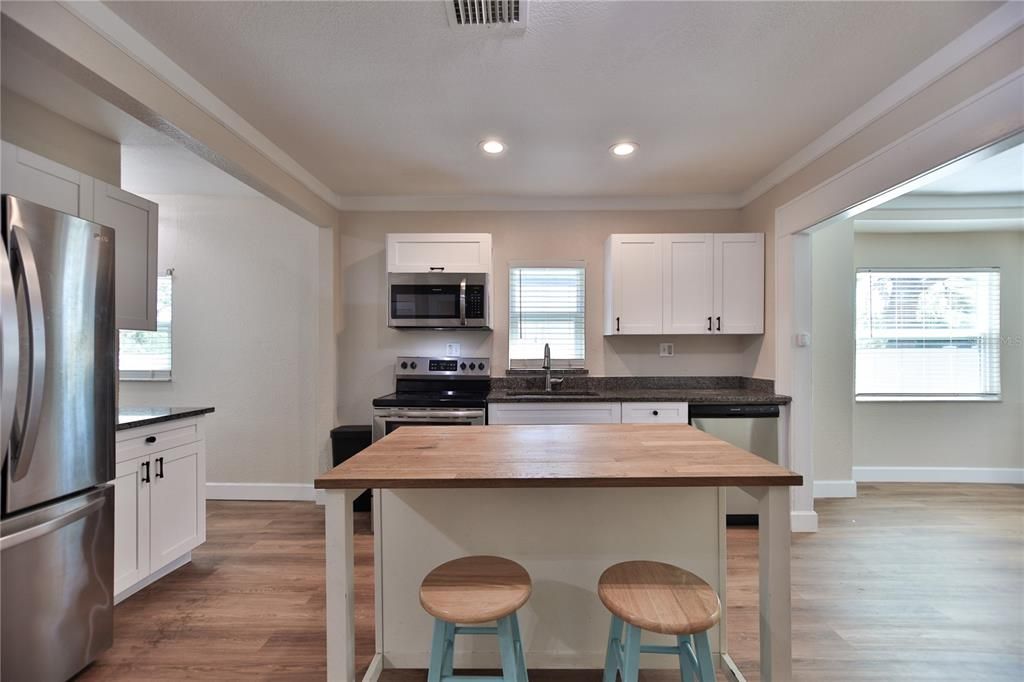 В аренду: $2,100 (3 спален, 2 ванн, 1127 Квадратных фут)