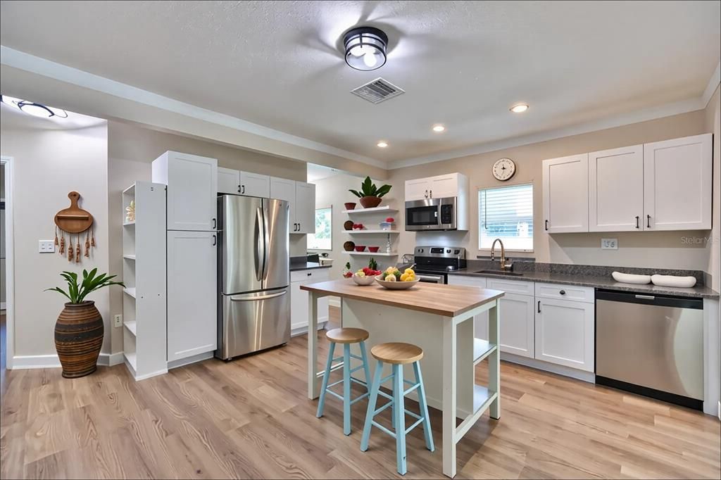 В аренду: $2,100 (3 спален, 2 ванн, 1127 Квадратных фут)