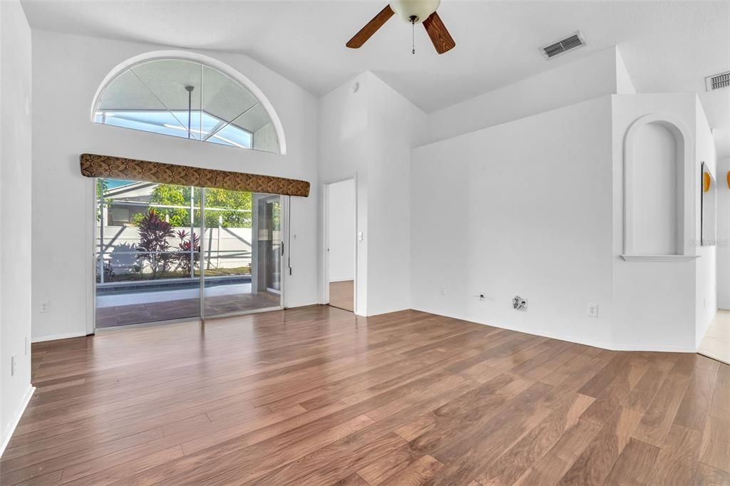 En Venta: $399,999 (4 camas, 2 baños, 1679 Pies cuadrados)