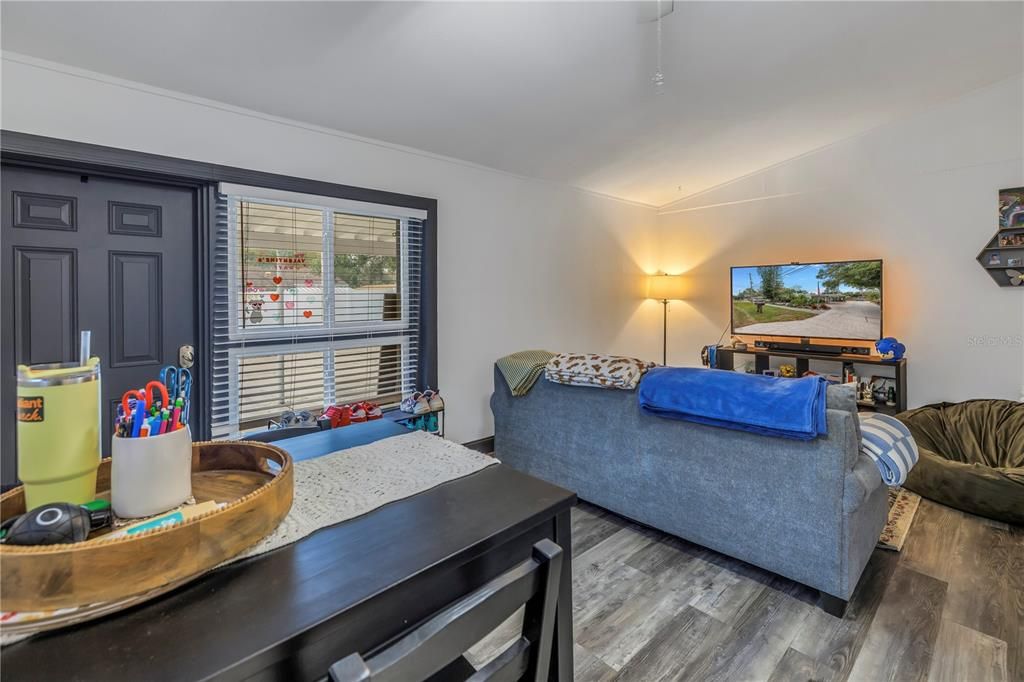 На продажу: $475,000 (2 спален, 0 ванн, 1320 Квадратных фут)