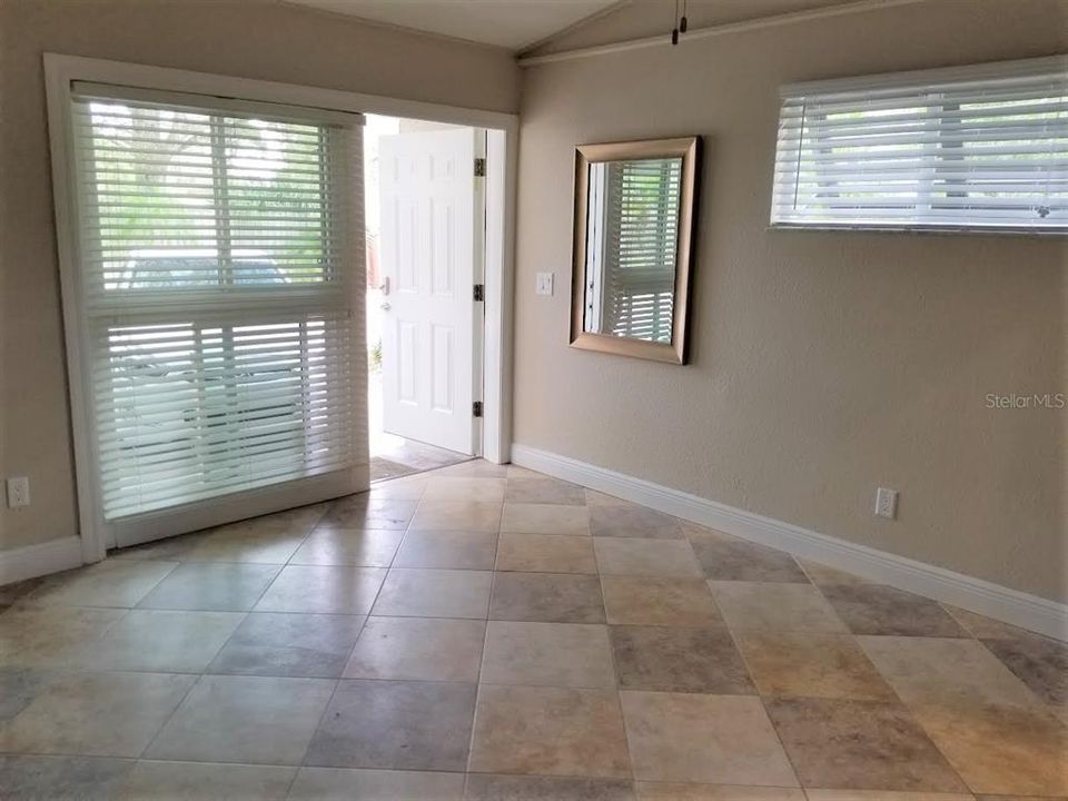 На продажу: $475,000 (2 спален, 0 ванн, 1320 Квадратных фут)