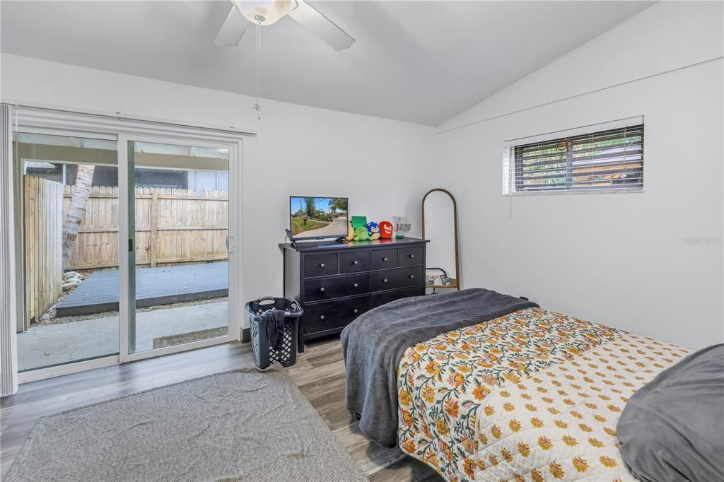 На продажу: $475,000 (2 спален, 0 ванн, 1320 Квадратных фут)