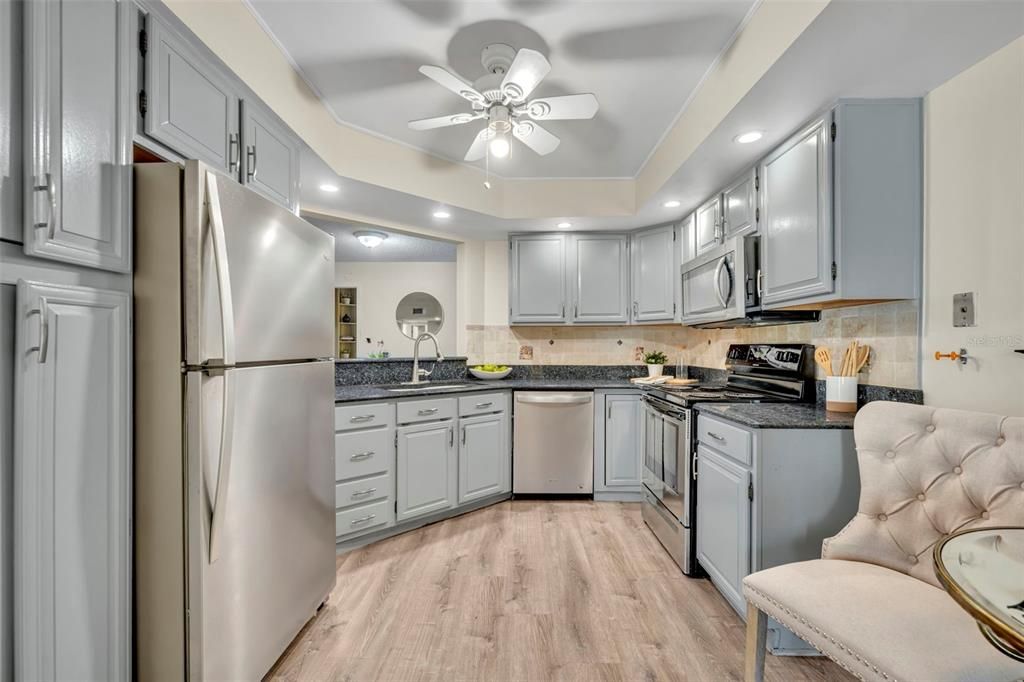 На продажу: $315,000 (2 спален, 2 ванн, 1380 Квадратных фут)