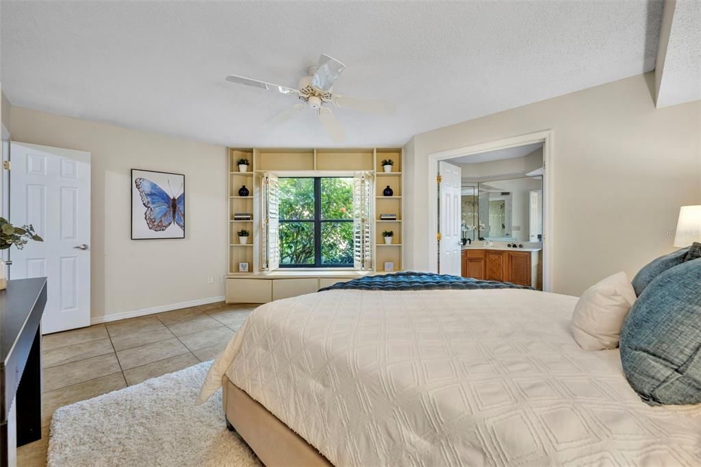 На продажу: $315,000 (2 спален, 2 ванн, 1380 Квадратных фут)