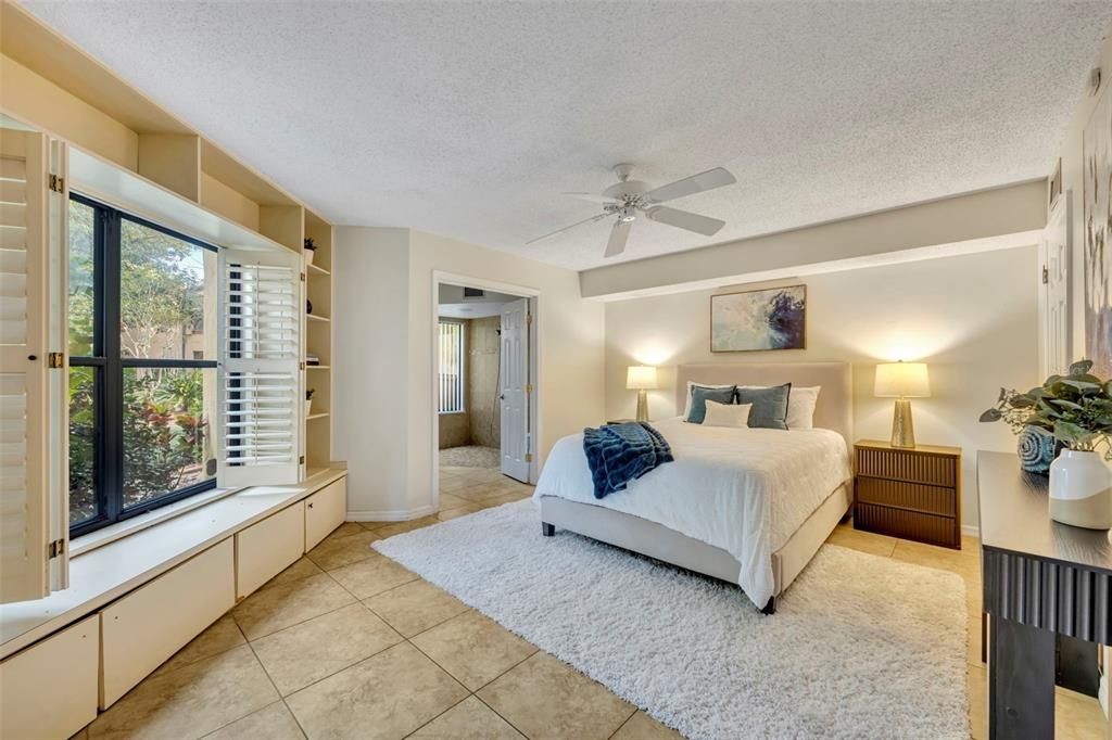 На продажу: $315,000 (2 спален, 2 ванн, 1380 Квадратных фут)