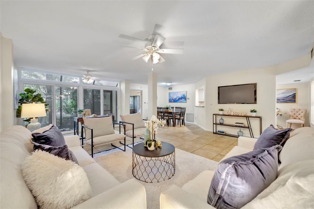 На продажу: $315,000 (2 спален, 2 ванн, 1380 Квадратных фут)