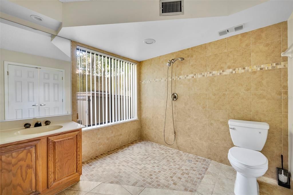 На продажу: $315,000 (2 спален, 2 ванн, 1380 Квадратных фут)